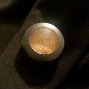 MAC shadow in woodwinked